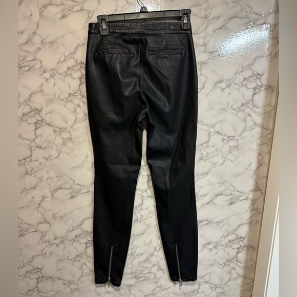 NEW Blank NYC Vegan Leather Pants
Black Moto Ankle Zipper The Bond Size 25 - Picture 9 of 10